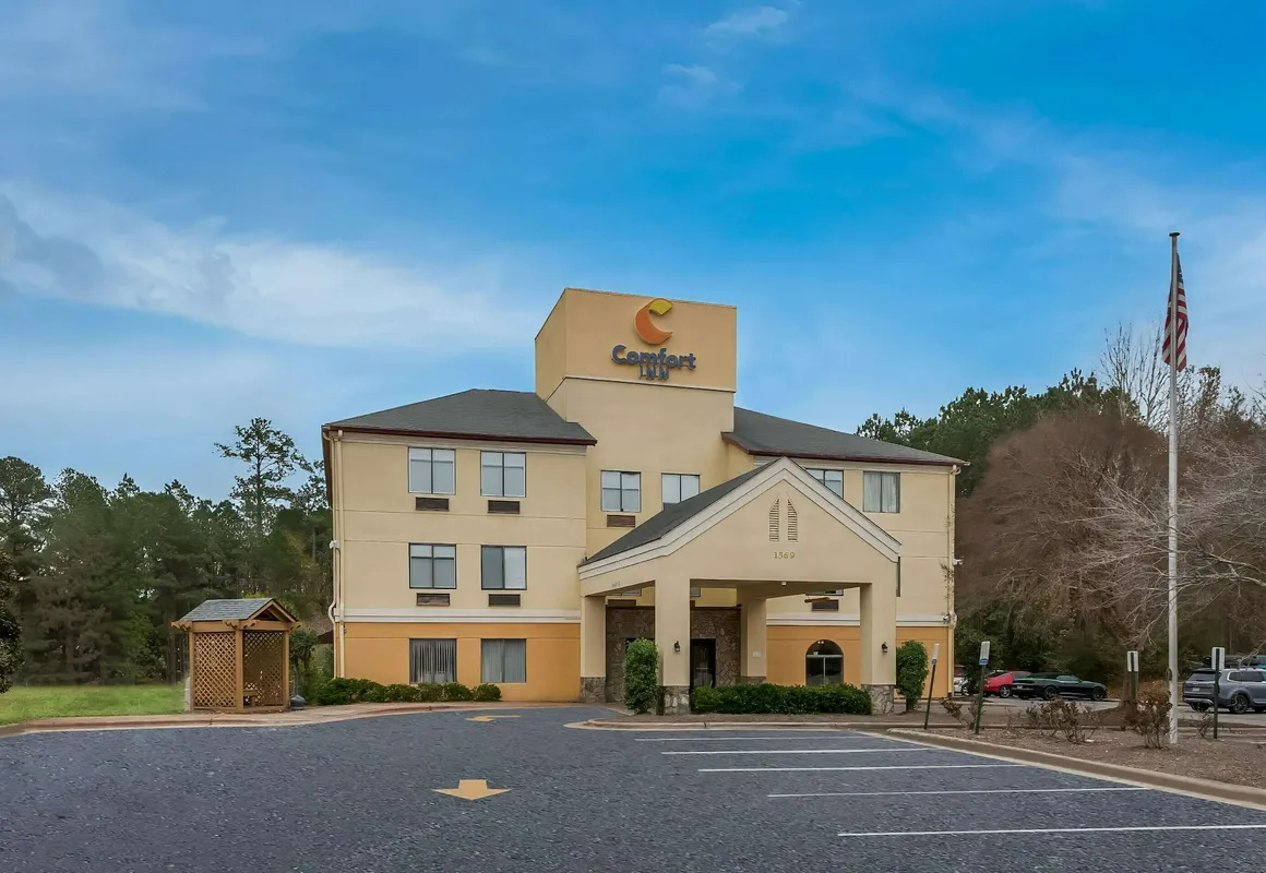 Comfort Inn Fayetteville I-95 hotel hero