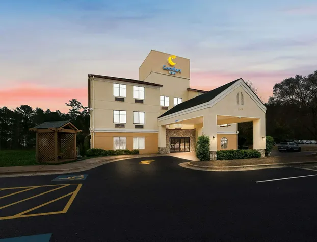 Comfort Inn Fayetteville I-95 hotel detail image 1