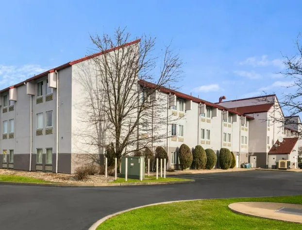 Red Roof Inn PLUS+ Boston - Logan hotel detail image 4