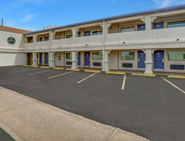 Motel 6 Clovis, NM hotel detail image 1