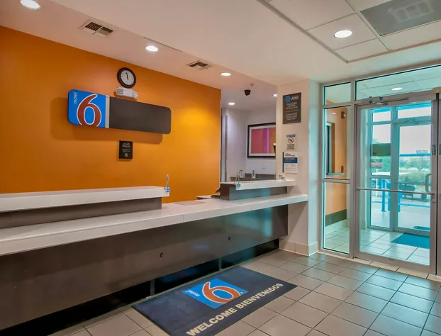 Motel 6 Eagle Pass, TX - Lakeside hotel detail image 4