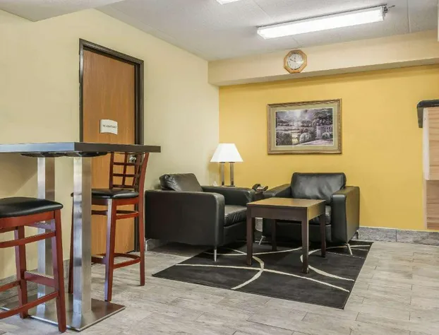 Quality Inn & Suites Pittsburgh Harmarville hotel detail image 4