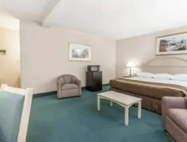 Travelodge by Wyndham San Francisco Airport North hotel detail image 1