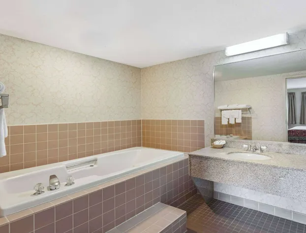 Travelodge by Wyndham Winchester hotel detail image 3