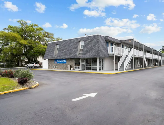 Studio 6 Wilmington, NC hotel detail image 1