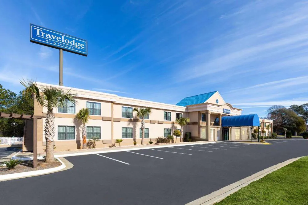 Travelodge by Wyndham Perry National Fairgrounds Area I-75 hotel hero