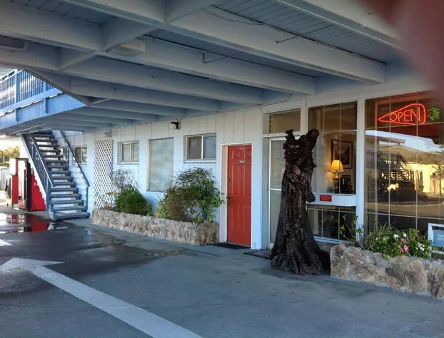 Redwood Inn hotel detail image 3