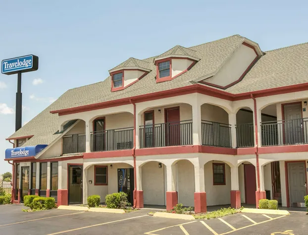 Travelodge Inn & Suites by Wyndham Norman hotel detail image 2