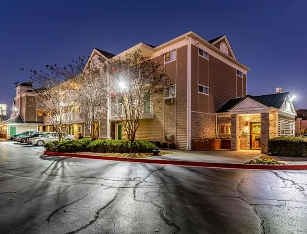 HomeTowne Studios by Red Roof Atlanta - Chamblee hotel detail image 4