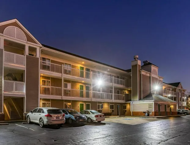 HomeTowne Studios by Red Roof Atlanta - Chamblee hotel detail image 4