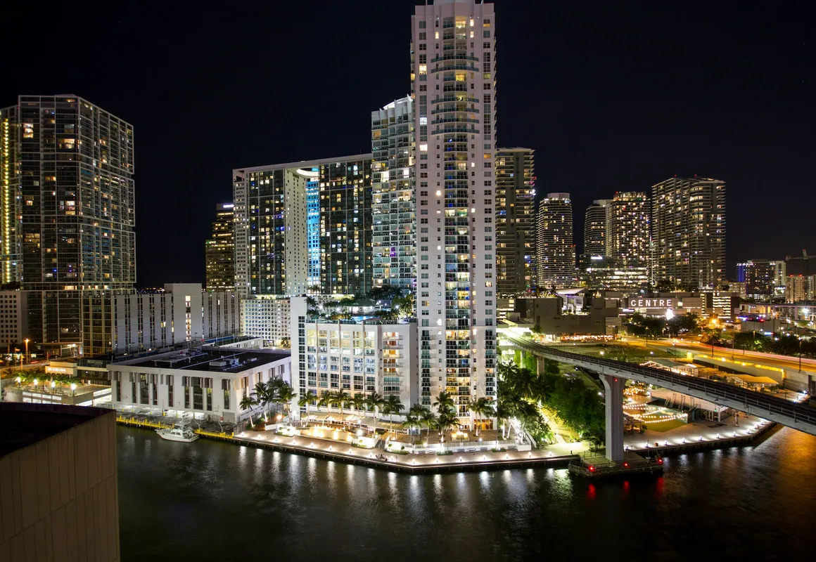 Comfort Inn & Suites Downtown Brickell - Port of Miami hotel hero