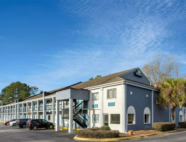 Days Inn by Wyndham Columbia hotel detail image 3