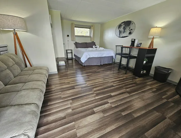 The Last Resort hotel detail image 4