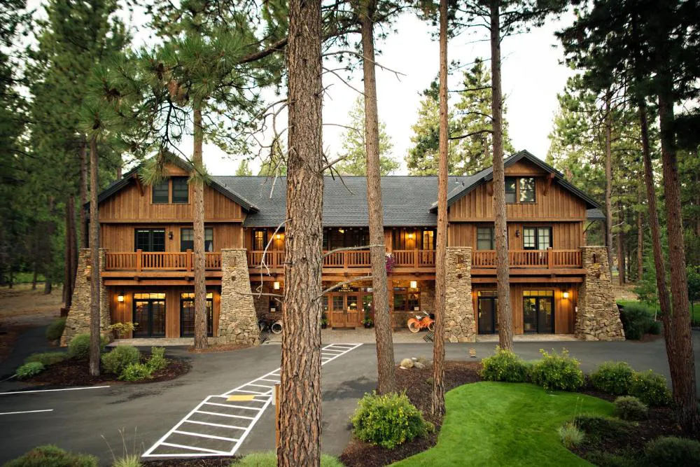 FivePine Lodge & Spa hotel hero