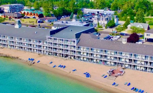 Hamilton Inn Select Beachfront Mackinaw City hotel detail image 2