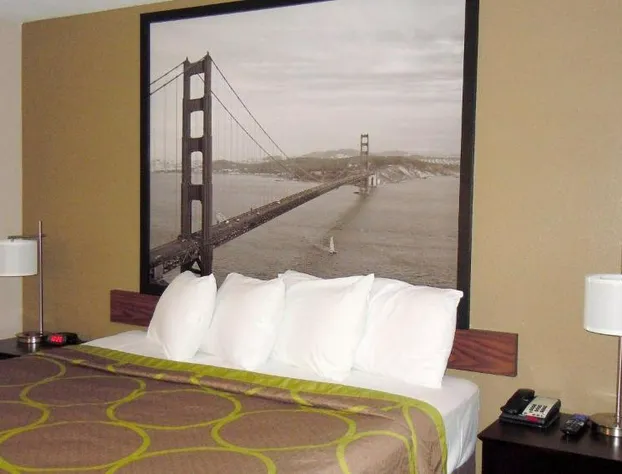 Super 8 by Wyndham Salinas hotel detail image 4