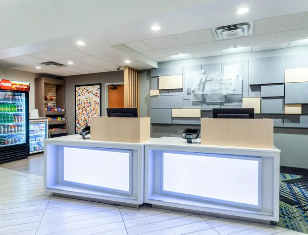 Holiday Inn Express & Suites Cedar Falls - Waterloo by IHG hotel detail image 3