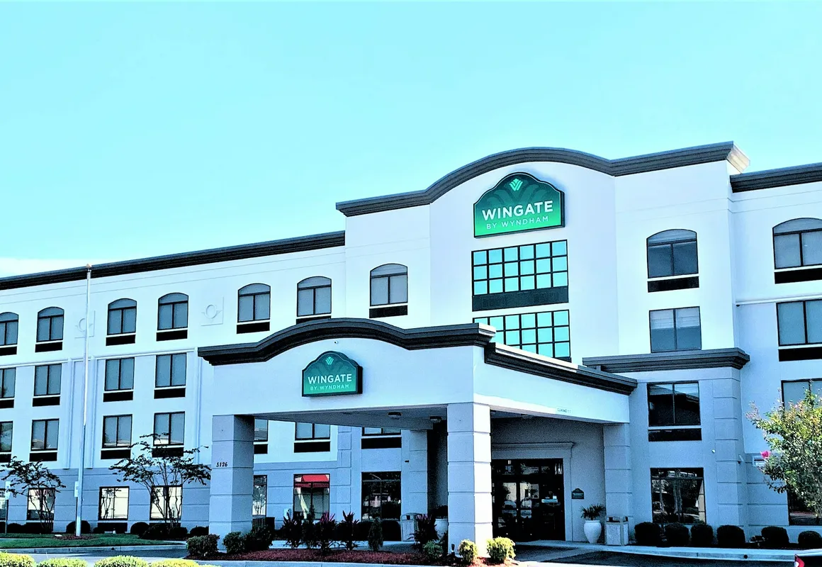 Wingate by Wyndham - Wilmington hotel hero