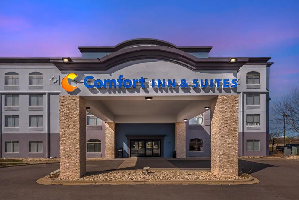 Comfort Inn & Suites Madison East Interstate I-90 hotel hero