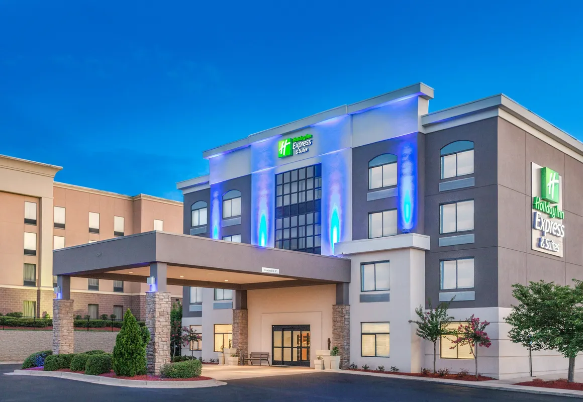 Holiday Inn Express & Suites Augusta West - Fort Gordon by IHG hotel hero