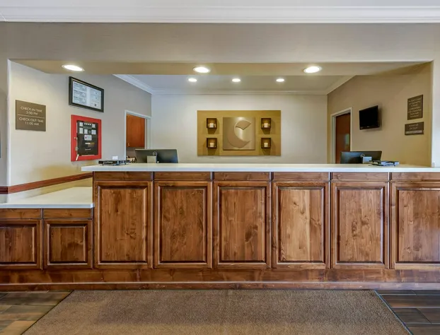 Comfort Suites Near Six Flags Magic Mountain hotel detail image 4