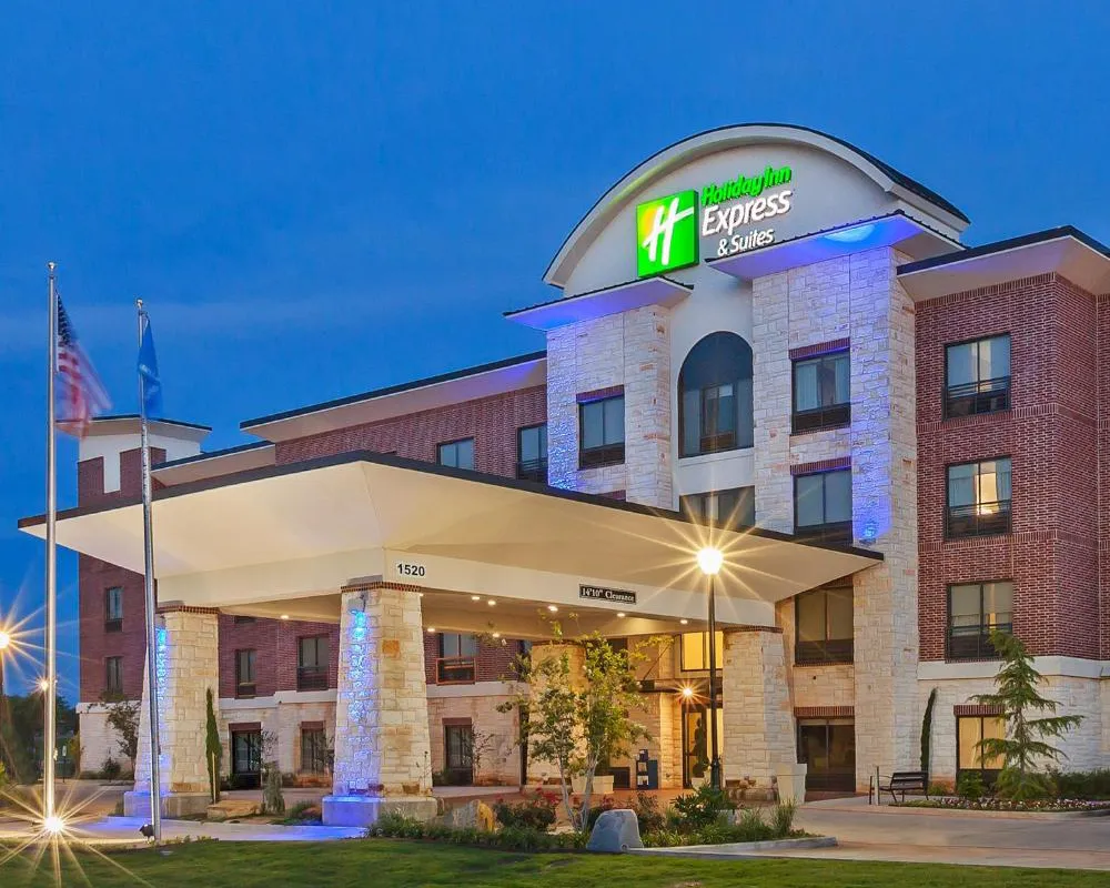 Holiday Inn Express & Suites Duncan by IHG hotel hero