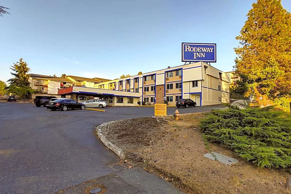 Rodeway Inn hotel hero