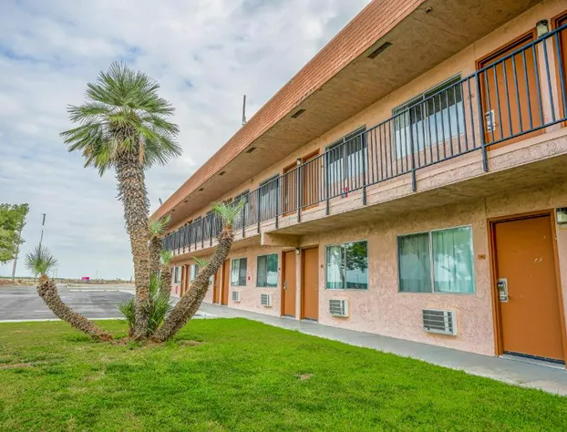 Economy Inn Buttonwillow Bakersfield I-5 hotel detail image 1