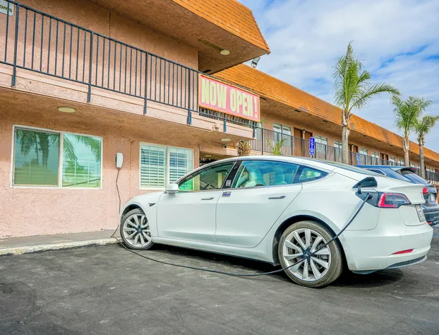 Economy Inn Buttonwillow Bakersfield I-5 hotel detail image 1