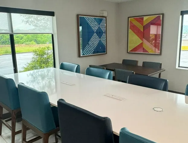 Holiday Inn Express Hotel & Suites RIPLEY by IHG hotel detail image 4