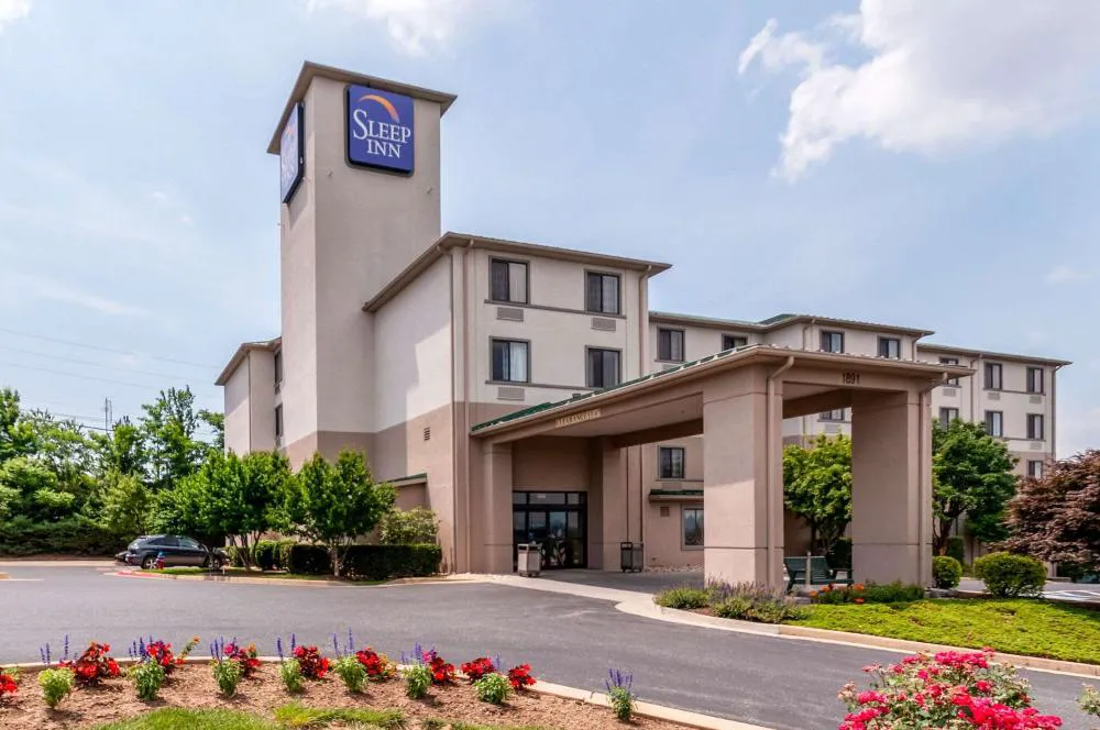 Sleep Inn & Suites Harrisonburg near University hotel hero