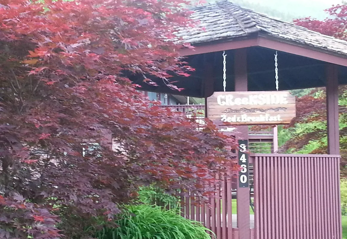 Creekside B & B hotel hero