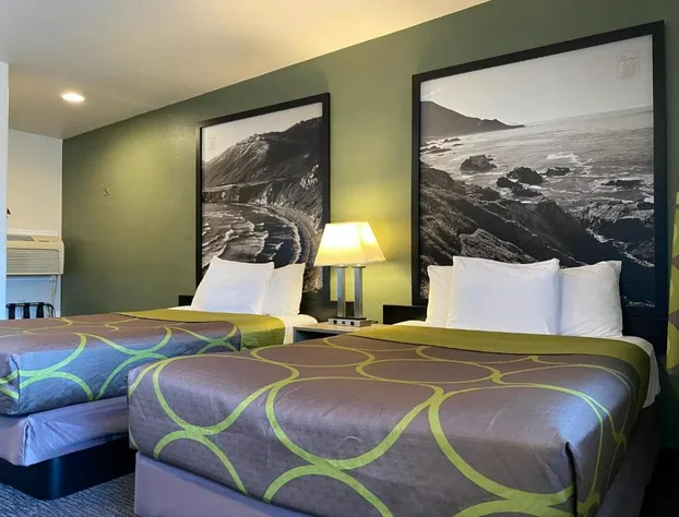 Super 8 by Wyndham Monterey hotel detail image 4