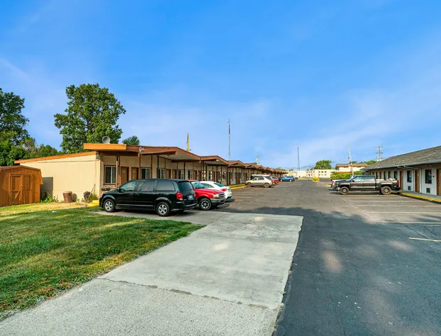 Great Lakes Inn and Suites hotel detail image 1