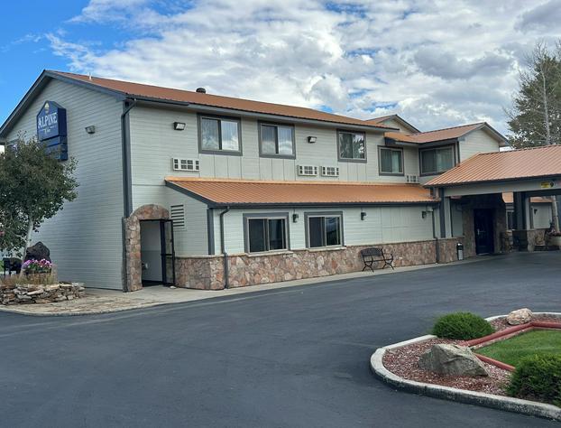 Alpine Inn & Suites hotel detail image 1