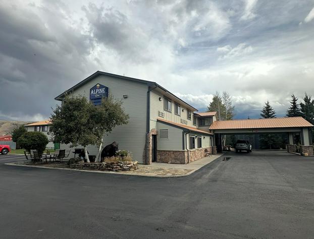 Alpine Inn & Suites hotel detail image 2