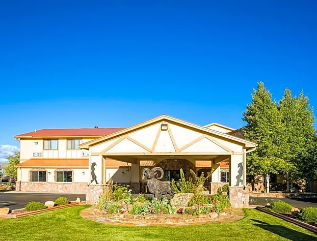 Alpine Inn & Suites hotel detail image 3