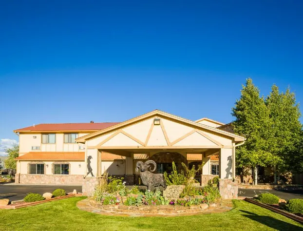 Alpine Inn & Suites hotel detail image 3