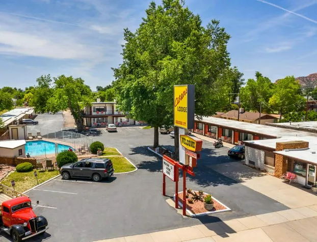 Aiken's Lodge hotel detail image 1