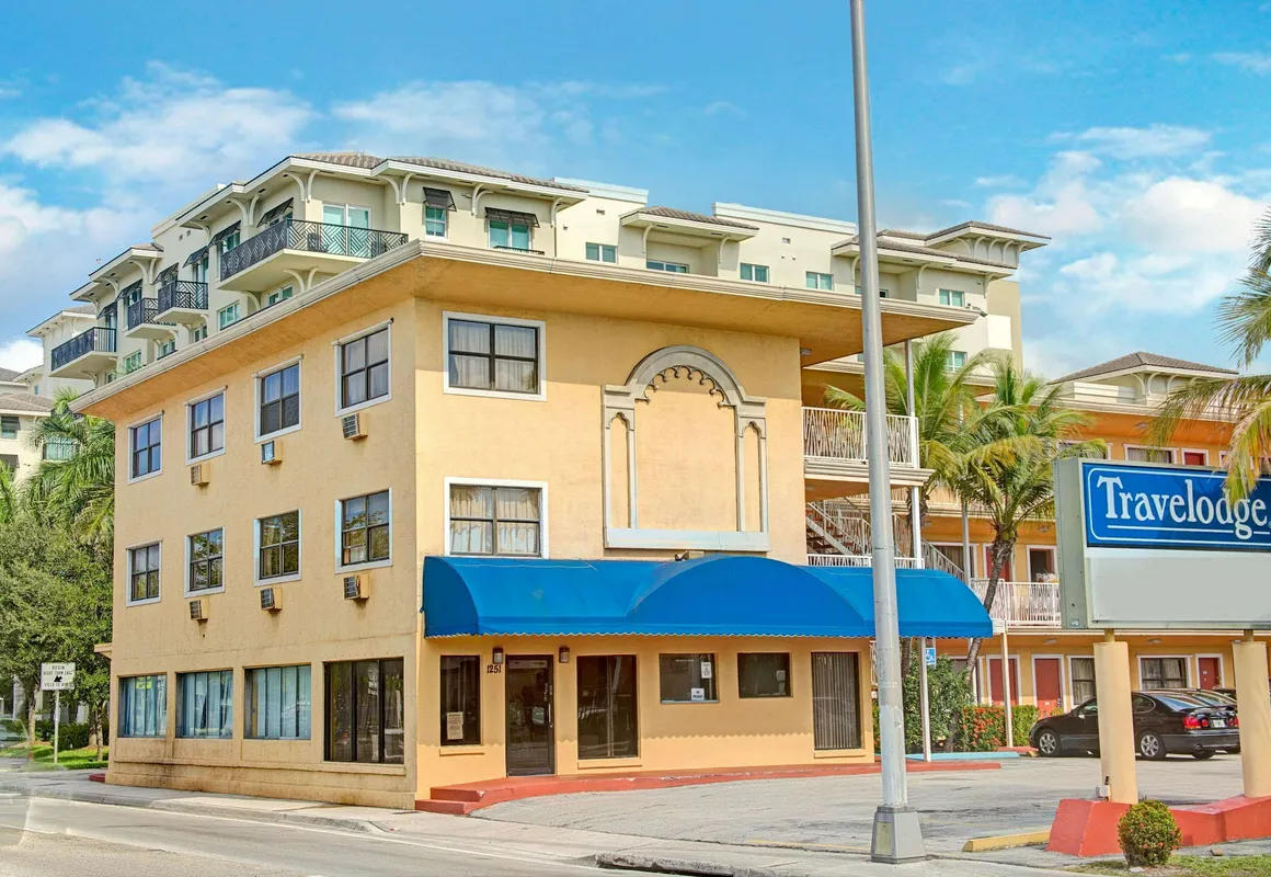 Travelodge by Wyndham Fort Lauderdale hotel hero