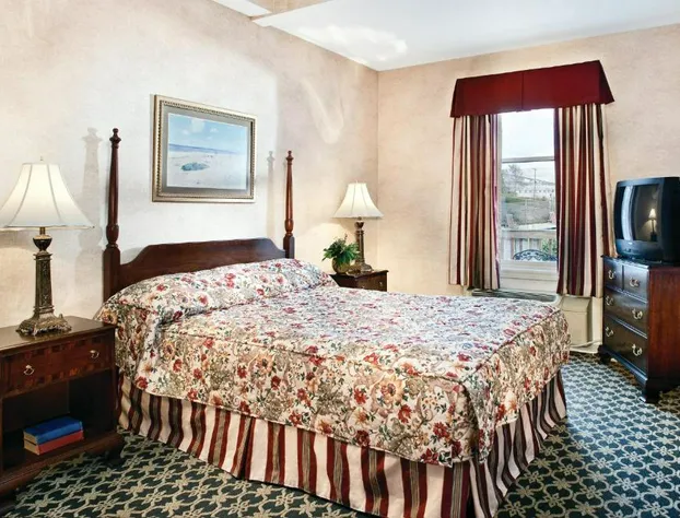 Club Wyndham Bay Voyage Inn hotel detail image 1