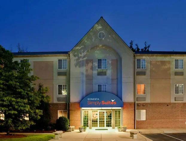 Sonesta Simply Suites Hampton hotel detail image 1