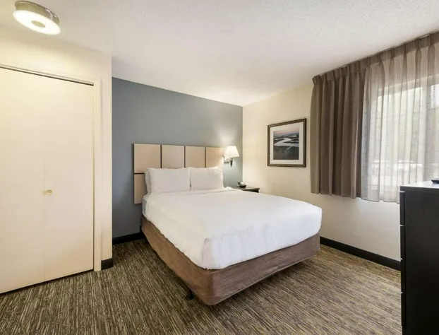 Sonesta Simply Suites Hampton hotel detail image 4