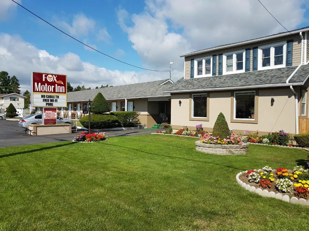 Fox Motor Inn hotel hero