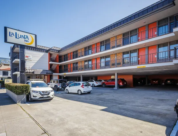 La Luna Inn, an Ascend Collection Hotel hotel detail image 1