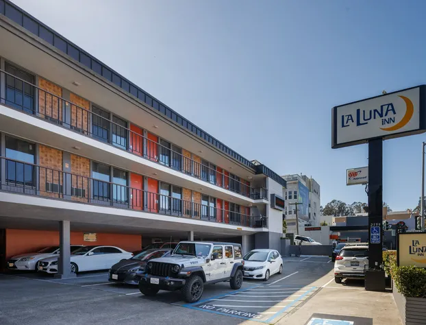 La Luna Inn, an Ascend Collection Hotel hotel detail image 2