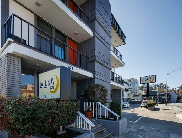 La Luna Inn, an Ascend Collection Hotel hotel detail image 4