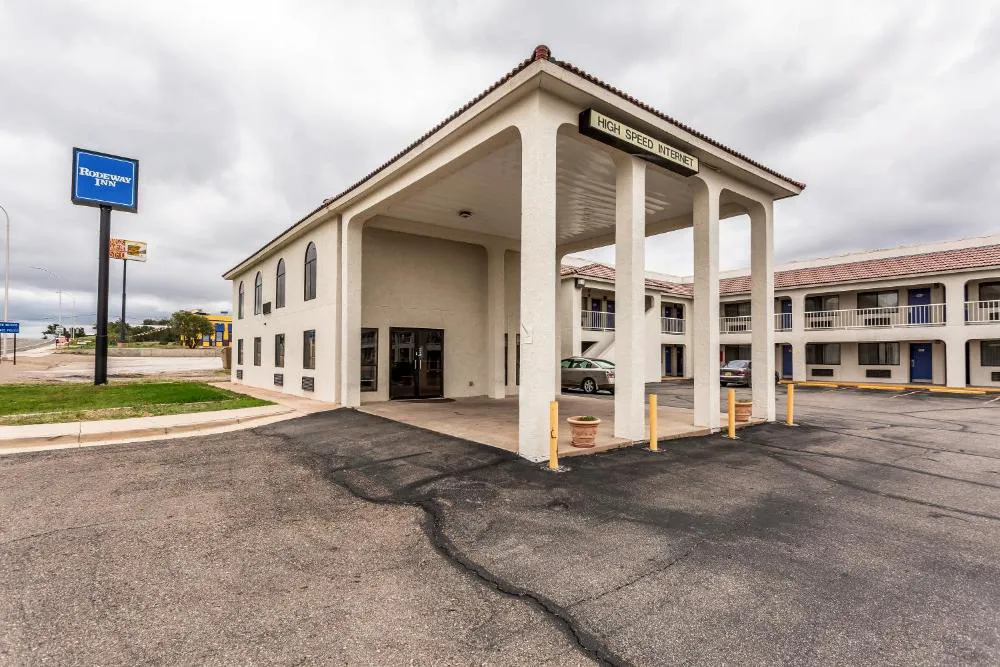 Rodeway Inn hotel hero