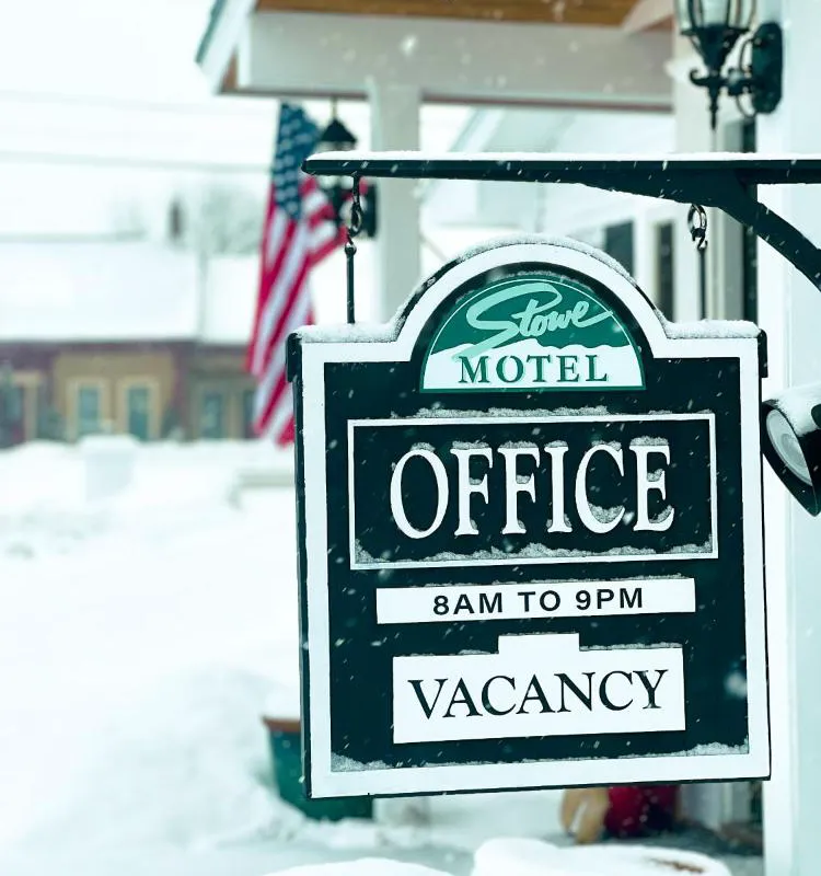 Stowe Motel & Snowdrift hotel hero