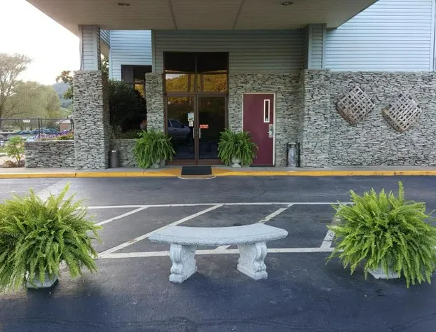 Americourt Hotel hotel detail image 2